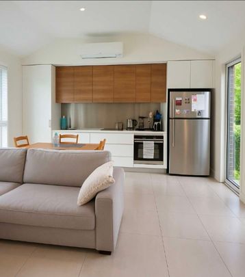 Beverly Hills - Photo 1