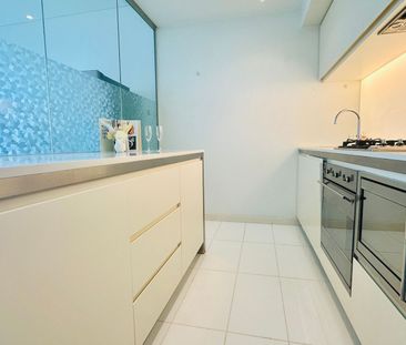 Fully Furnished Luxury Apartment in Lumiere Residences – Level 42 - Photo 5