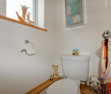 4 bedroom link detached house to rent - Photo 2