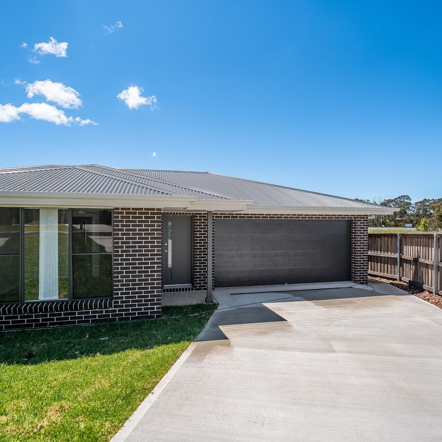 1/46 Spearmount Drive, Armidale NSW 2350 - Photo 1