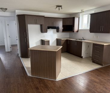 Spacieux Condo Lumineux 2 Chambres - Photo 2