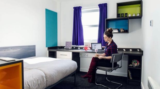 Room in a Shared Flat, Berry St, M1 - Photo 1