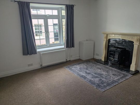 2 bedroom end of terrace house to rent - Photo 1