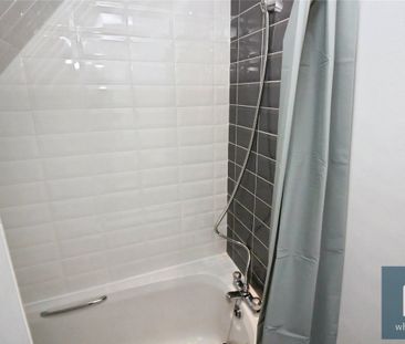 Thornhill Road, Rastrick, Brighouse, West Yorkshire, HD6 - Photo 4