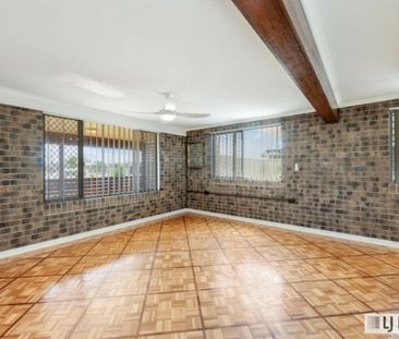 SPACIOUS FAMILY LIVING WITH MODERN UPDATES & ENTERTAINING APPEAL IN... - Photo 4