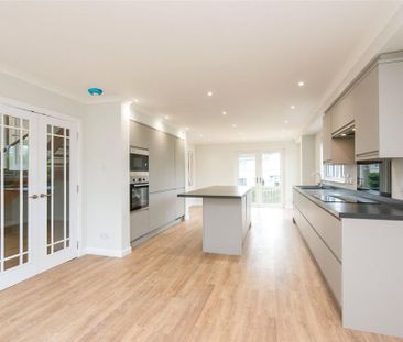 4 bedroom detached house to rent - Photo 2