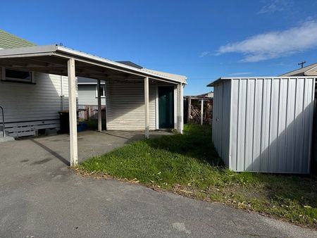 Sunny 2 bedroom + sleepout in central Richmond - Photo 3