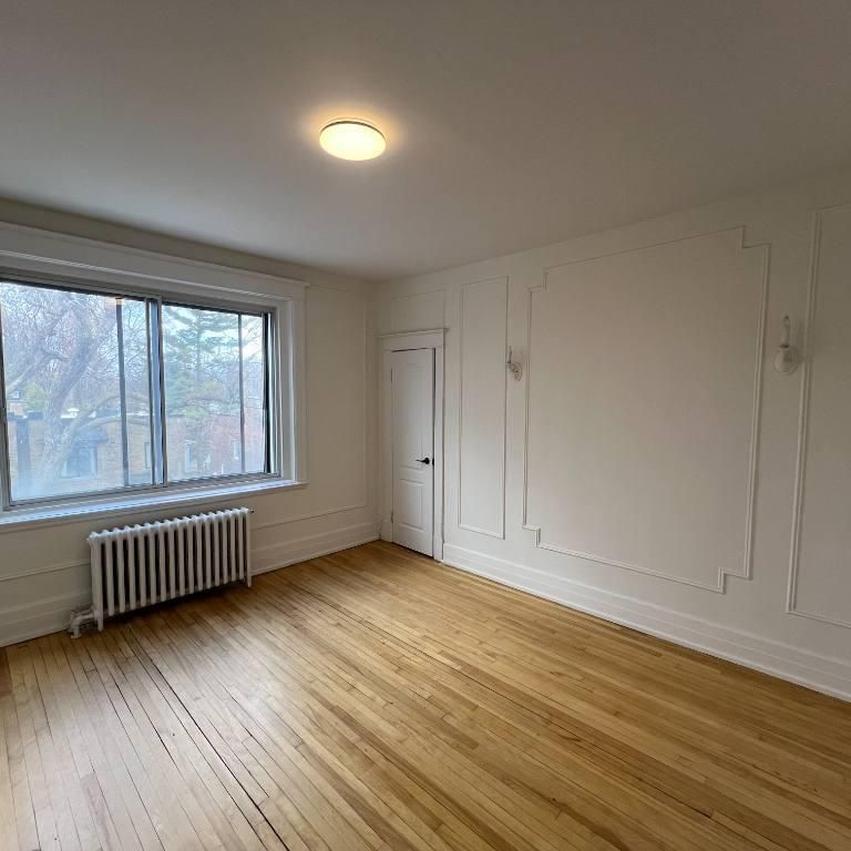 Recently Renovated 4½ Apartment Available - A louer • For Rent - Photo 1
