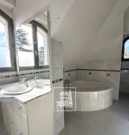 Maison • Croissy-sur-Seine - Photo 3