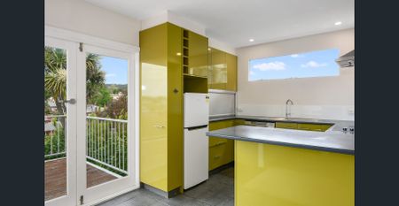 Spacious Home, Great Location - Photo 4