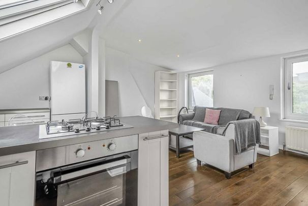 3 bedroom flat to rent - Photo 1