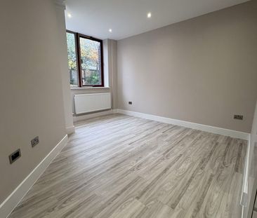 Fishponds Road, Wokingham - Photo 3