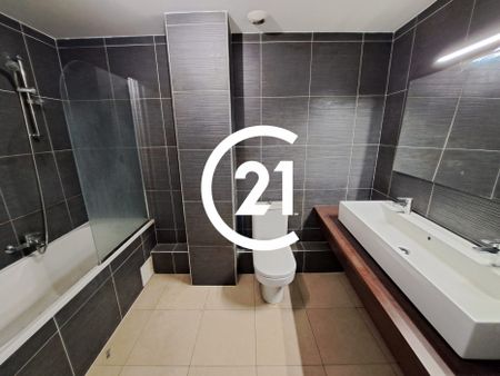 Location Appartement 87.00m² 3 pièces Fort de france - Photo 3