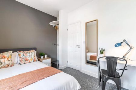 1 bedroom in a house share to rent - Photo 4