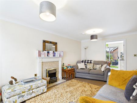 Admirals Walk, Wivenhoe, Colchester, Essex, CO7 9SZ - Photo 2