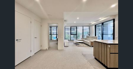 Rare Oversized One-Bedroom with Water Views – Exclusive Single Residence on the Floor, Nearly New & Partially Furnished! - Photo 3