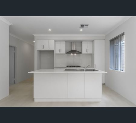3 Segundo Street, Madora Bay, WA 6210 - Photo 2