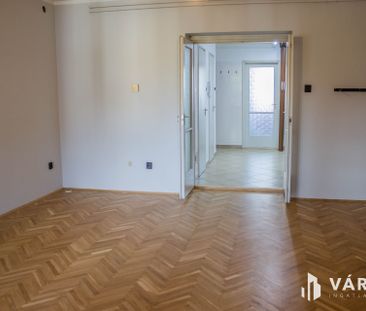 Bútorozatlan, felújított, kiváló közlekedéssel - Photo 6