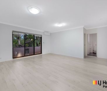 2-Bedroom Modern Apartment in Prime Location - Photo 4