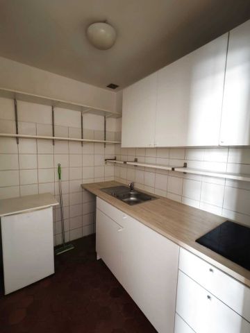 Appartement 2 pièces 38m2 MARSEILLE 8EME 650 euros - Photo 2