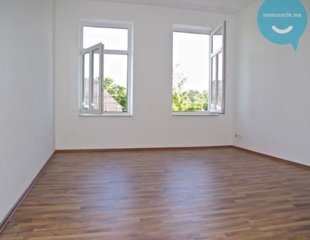 3-Raum • Fussbodenheizung • Südbalkon • Tageslichtbad • Stellplatz • Nussbaumlaminat • Anschauen - Photo 1