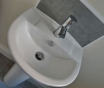 Central Chambers, Bearwood Road. - Photo 4