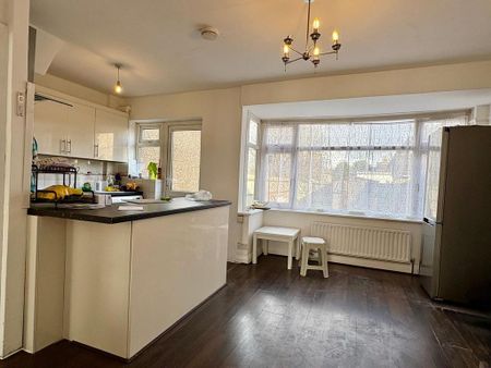 3 bedroom terraced house to rent - Photo 5
