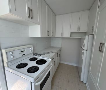 For Lease - 38 Strathgowan Avenue Unit# Upper, Toronto, Ontario - Photo 2