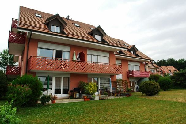 Superb 5-room duplex apartment in Tolochenaz - Photo 1