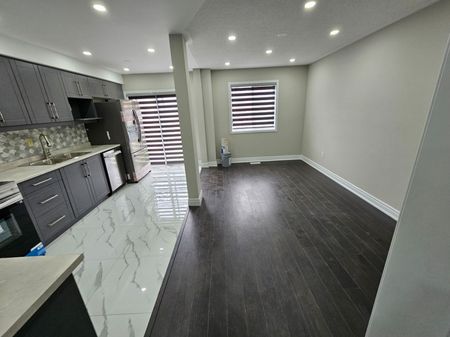 For Lease - 5672 Volpe Avenue, Mississauga, Ontario - Photo 2
