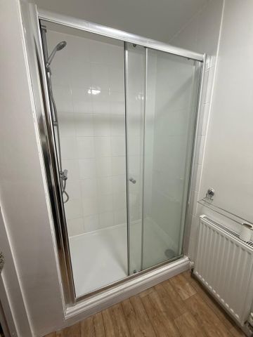 1 bedroom in a house share to rent - Photo 5