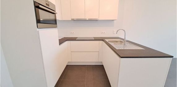 Appartement te huur in Sint-Pieters voor € 1.075 met 2 slaapkamers - Photo 2