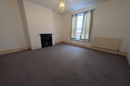 3 bedroom terraced house to rent - Photo 3