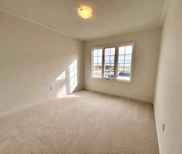 For Lease - 8 Bridgeland Drive, Whitby, Ontario - Photo 3