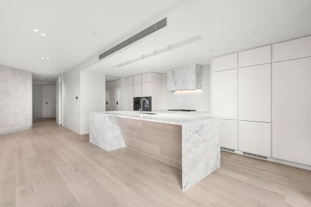 A Vision of Style & Luxury - Photo 3