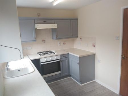 Priory Court, NEATH - Photo 4