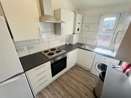 5 bedroom flat to rent - Photo 5