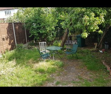 1 Bed Flat, St. Johns Road, NW11 - Photo 5