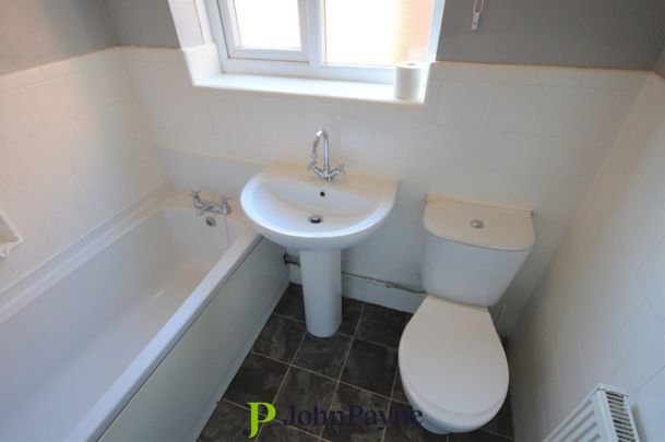 Tudor Road, Nuneaton, Warwickshire, CV10 9EF - Photo 1
