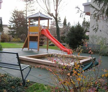 "5.5-Zimmerwohnung mit Gartenschwimmbad" - Photo 1