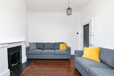 4 Bed Terraced House, Abbott Road, E14 - Photo 3