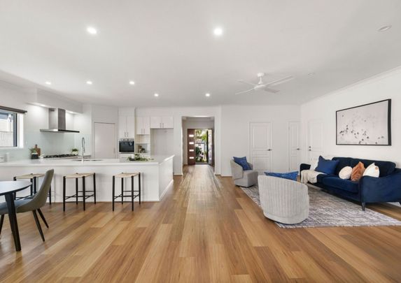 For Lease: Modern Family Home with Solar Panels in Prime Murrumba Downs Location - Photo 1