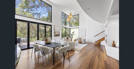 ELEVATED GOLF COURSE RESIDENCE WITH EXPANSIVE ENTERTAINING! - Photo 3