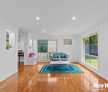 Modern Family Home - Close to Shops & Parks - Photo 5