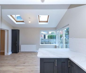 33 Reaville Park, Dundonald, Belfast, BT16 2AR - Photo 6