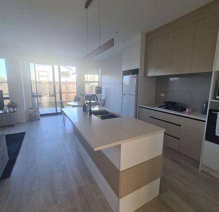 Chic 4BR New Build in Westgate - Photo 5