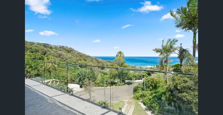 3 Bedroom Upper Duplex with Breathtaking Views - Photo 3