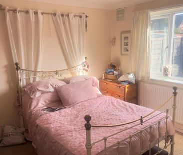 Oaktree Close - Photo 4