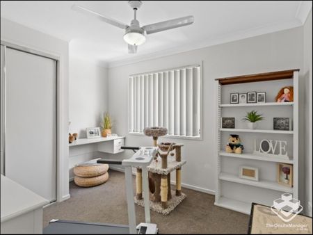 Modern 3 Bedroom Townhouse - Photo 3