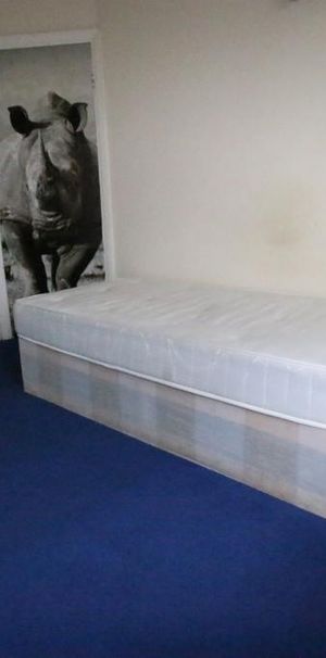 House share to rent - Photo 2